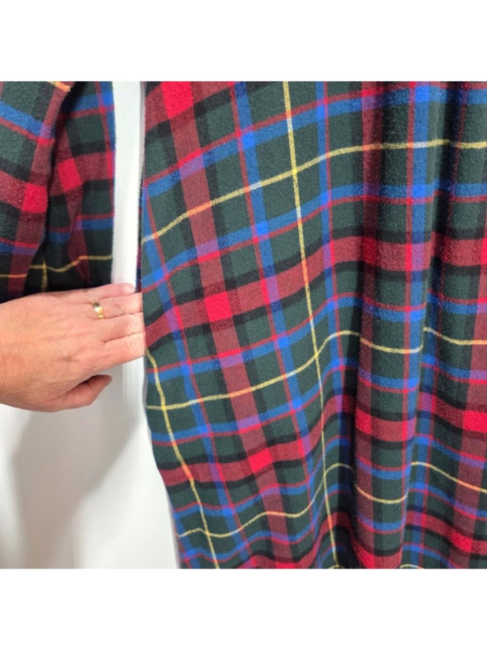 LL Bean Nightgown Womens Large Red Scotch Plaid Pintuck Flannel Holiday Cottage - Picture 4 of 8